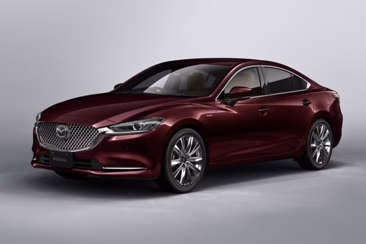 Ngày 19/1/2024, Mazda đã thông báo ngừng bán dòng xe Mazda6 tại thị trường Nhật Bản từ tháng 4/2024. Trước đó, mẫu sedan hạng D này cũng đã bị ngừng phân phối ở Bắc Mỹ vào năm 2021 và Anh vào năm ngoái.