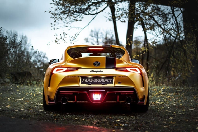 Bộ bodykit bằng sợi carbon có giá 13.500 Euro (15.080 USD) và mỗi bộ phận cũng có thể được mua riêng từ cửa hàng trực tuyến của Manhart. Các bánh xe hợp kim có thể có giá lên tới 3.070 Euro (3.429 USD) tùy theo bộ, trong khi hệ thống treo thể thao KW Clubsport đắt nhất có giá 3.100 Euro (3.462 USD).