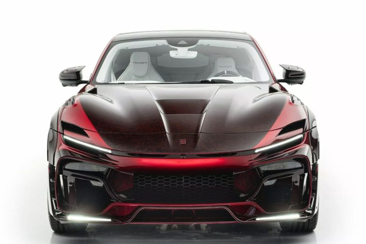 Mansory cũng trang bị cho bản độ này bộ vành đúc siêu nhẹ FC.5 mới, thiết kế dạng 5 chấu đơn với kích thước 22 inch ở phía trước và 23 inch ở phía sau. Tiến vào bên trong, toàn bộ cabin được bọc da màu trắng với các điểm nhấn màu đỏ và các chi tiết trang trí làm từ sợi carbon.