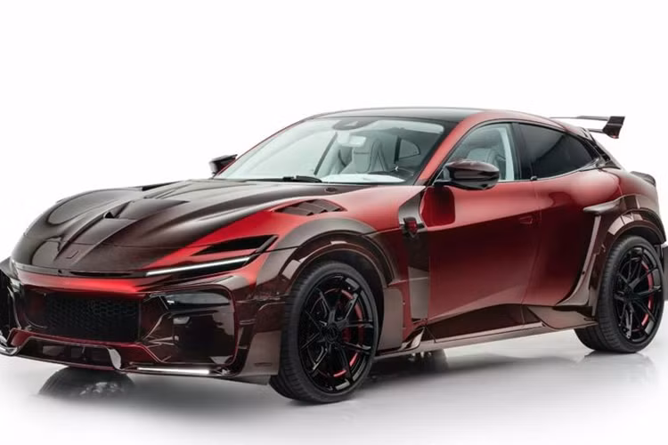 Mới đây, hãng độ đến từ Đức Mansory đã giới thiệu gói nâng cấp Pugnator cho siêu xe này. Mặc dù tính thẩm mỹ của bản độ này vẫn là điều gây tranh cãi, tuy nhiên, không thể phủ nhận Mansory độ Ferrari Purosangue một ngoại hình mới mẻ và hầm hố hơn nhièu nguyên bản.