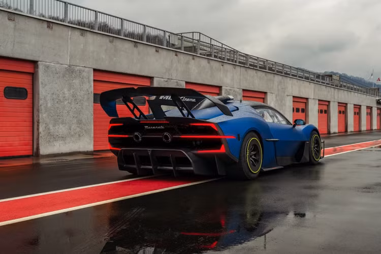 Chương trình này cũng có thể đem tới cho khách hàng khả năng tiếp cận trải nghiệm trên đường đua nhưng ở thời điểm hiện tại, Maserati vẫn chưa công bố chi tiết về giá xe Maserati MCXtrema 2024.