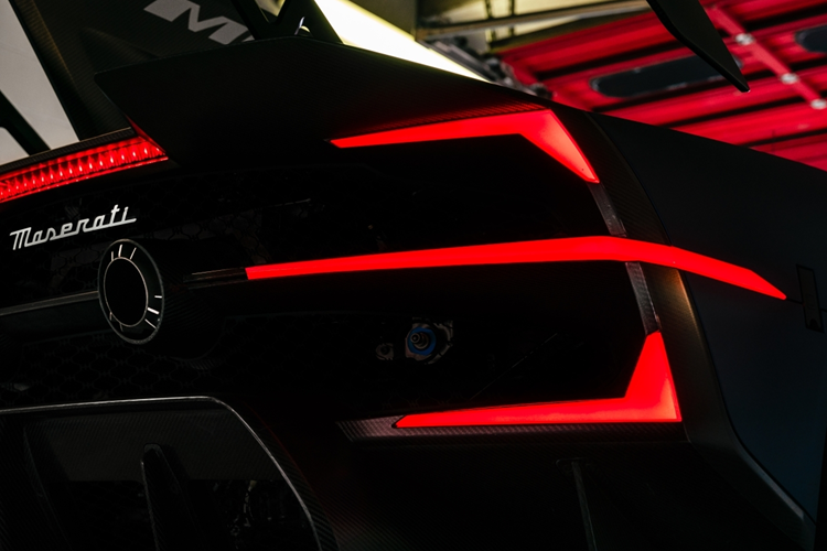 Bên cạnh đó, thương hiệu đã công bố chương trình cá nhân hóa MCXlusiva. Chương trình này cho phép chủ sở hữu lựa chọn giữa các biến thể thiết lập như Tech Beast, Corse và Speed Beast. Khách hàng cũng sẽ có lựa chọn mâm xe màu Matte Black hoặc Grigio Corsa Bright cũng như ghế ngồi màu Đen, Xanh lam hoặc màu trắng Ice.