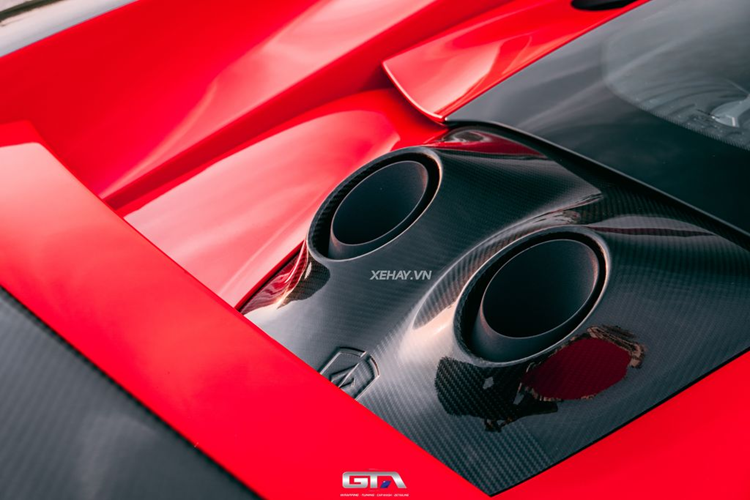 Cùng với đó, các kỹ sư của Liberty Walk sẽ cắt bỏ một phần thân xe nguyên bản để tạo không gian rộng hơn cho hệ thống nâng/hạ gầm và bộ mâm kích thước lớn hơn.