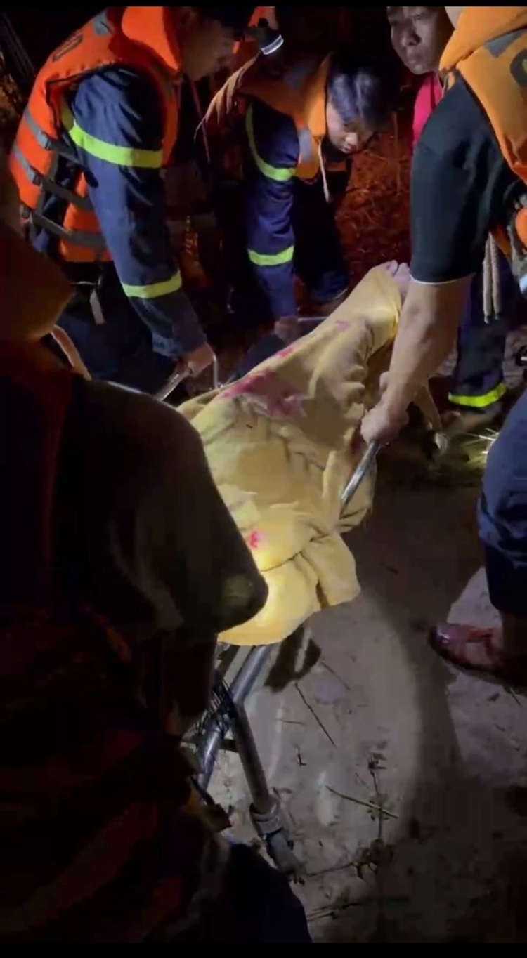 Tìm thấy thi thể 3 nữ sinh bị nước cuốn ở Bình Phước - Hình 3 Tim thay thi the 3 nu sinh bi nuoc cuon o Binh Phuoc-Hinh-3