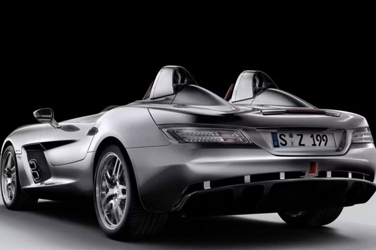 Mercedes-Benz SLR Stirling Moss 2010 là một trong những mẫu xe như vậy và nó có giá bán lên tới 859.000 USD (khoảng 20,9 tỷ đồng) ở thời điểm năm 2009, giá quy đổi hiện tại vào khoảng 1,268 triệu USD (~30,84 tỷ VNĐ). Đây là mẫu xe tri ân chiến thắng kỷ lục của Stirling Moss và tay lái phụ Denis Jekinson cùng chiếc Mercedes-Benz 300 SLR tại giải đua xe Mille Miglia diễn ra tại Ý vào năm 1955.