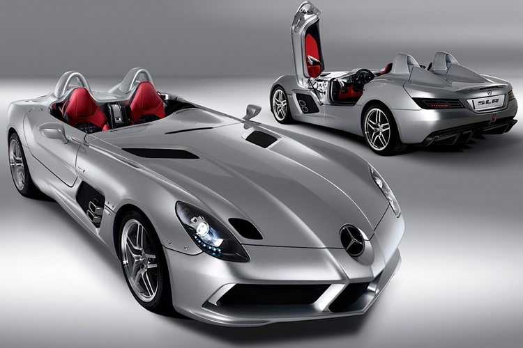Mercedes-Benz khẳng định rằng đây là “chiếc xe đường trường hoàn thiện và mang lại cảm giác thú vị nhất của hãng xe này, sau chiếc CLK GTR Roadster.” “Trái tim” của Mercedes-Benz SLR Stirling Moss là khối động cơ V8 5.4L siêu nạp, cho công suất 641 mã lực và mô-men xoắn 820Nm. Khả năng tăng tốc của mẫu xe này từ 0 - 96 km/h là 3,3 giây.