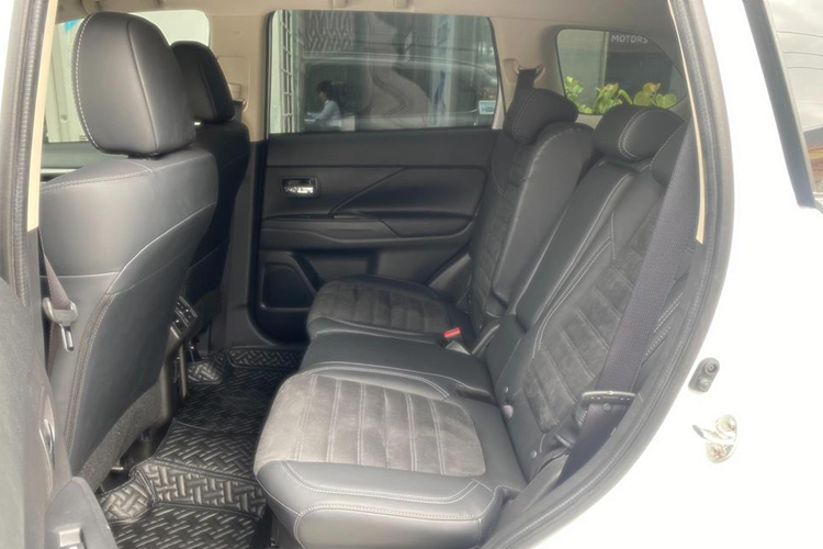 Tại Việt Nam, Mitsubishi Outlander vốn không phải là mẫu xe có doanh số quá cao. Trong tháng 5/2024, hãng Mitsubishi đã bán được 139 chiếc Outlander cho người Việt, tăng trưởng đến 124,1% theo xu hướng chung của toàn thị trường.