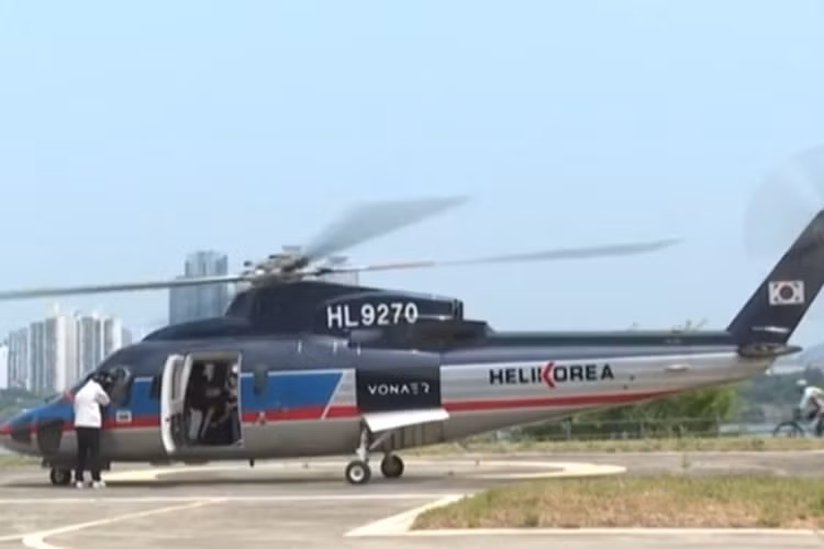 Mỗi chuyến taxi bay cho khách thường chỉ chở từ 8 - 10 người với giá vé một chiều là 320 USD/ người (khoảng 8,14 triệu đồng/người). Trong thời gian 6 tháng thử nghiệm, dịch vụ Vonaer sẽ được đưa vào hoạt động với tần suất mỗi giờ một chuyến.