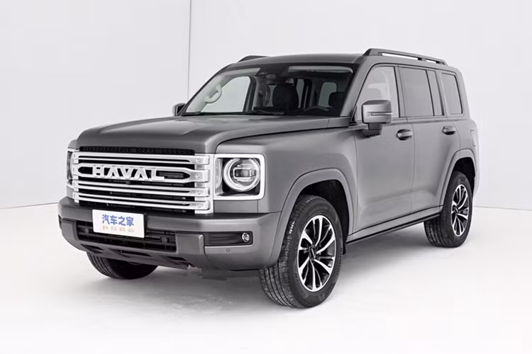 Cuối cùng, sức mạnh tiếp tục đến từ động cơ xăng 2.0T có công suất tối đa 165 mã lực và mô-men xoắn cực đại 385 Nm, kết hợp với động cơ 8AT.