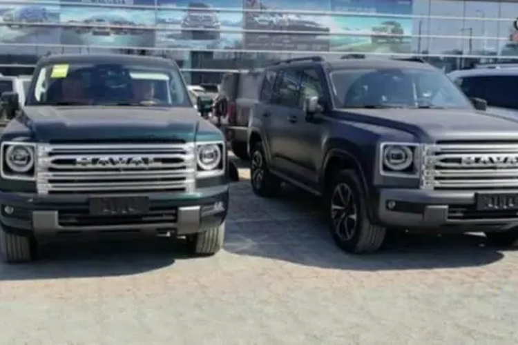 Chiếc SUV Haval H9 thế hệ mới chẳng khác gì 1 chiếc xe Mercedes-AMG G63, với thiết kế vô cùng dữ dằn, hầm hố, nên hứa hẹn sẽ nhận được quan tâm. Và mới đây, Haval H9 của Great Wall Motor đã được bắt gặp tại đại lý ở Trung Quốc.