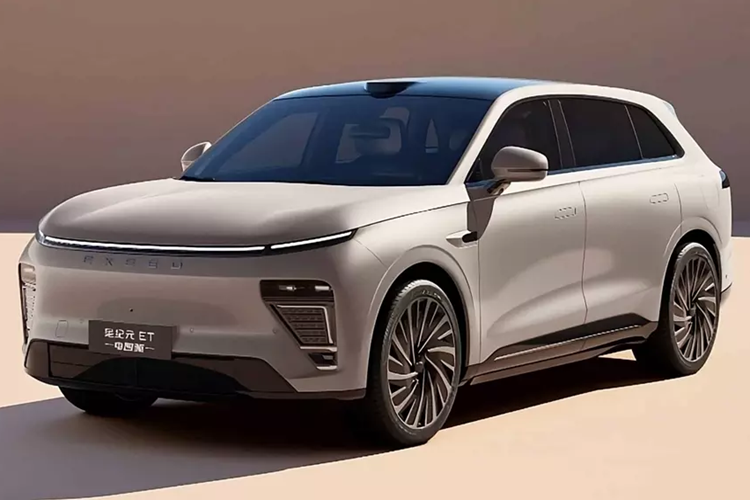 Được chế tạo dựa trên nền tảng điện tử E0X của Chery, chiều dài, chiều rộng và chiều cao vẫn giữ nguyên so với các phiên bản đã ra mắt trước đó với chiều dài, chiều rộng và chiều cao là 4955/1975/1698 mm và chiều dài cơ sở là 3000 mm. Trọng lượng không tải 2380 kg.