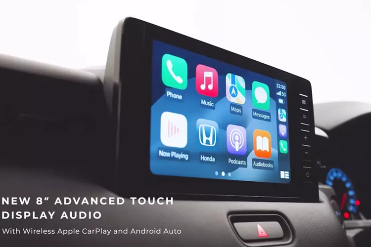 Màu sơn này đi kèm với nóc màu đen tương phản. Tương tự ngoại thất, nội thất của Honda HR-V 2025 tại Thái Lan cũng được nâng cấp. Xe có thêm màn hình cảm ứng trung tâm 8 inch mới, hỗ trợ kết nối Apple CarPlay và Android Auto không dây. Những trang bị còn lại của mẫu SUV cỡ B này vẫn giữ nguyên như cũ.