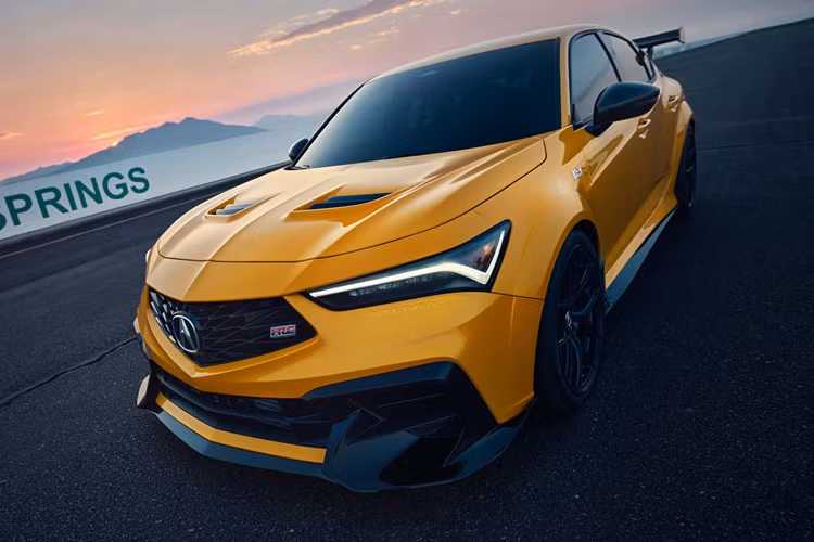 Những trang bị này có phần tương đồng với các trang bị khí động học được phát triển cho xe đua Integra Type S và Acura cho biết bộ này cải thiện cả lực ép và độ ổn định ở tốc độ cao so với phiên bản tiêu chuẩn.