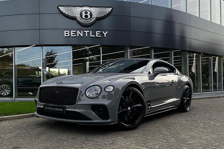 "Trái tim” của chiếc Bentley Continental GT S V8 MY23 2023 là động cơ V8 cho công suất tối đa 542 mã lực, mô-men xoắn 770 Nm, xe có thể dễ dàng tăng tốc từ 0 đến 100 km/h chỉ trong 4 giây, trước khi đạt tốc độ tối đa 318 km/h.