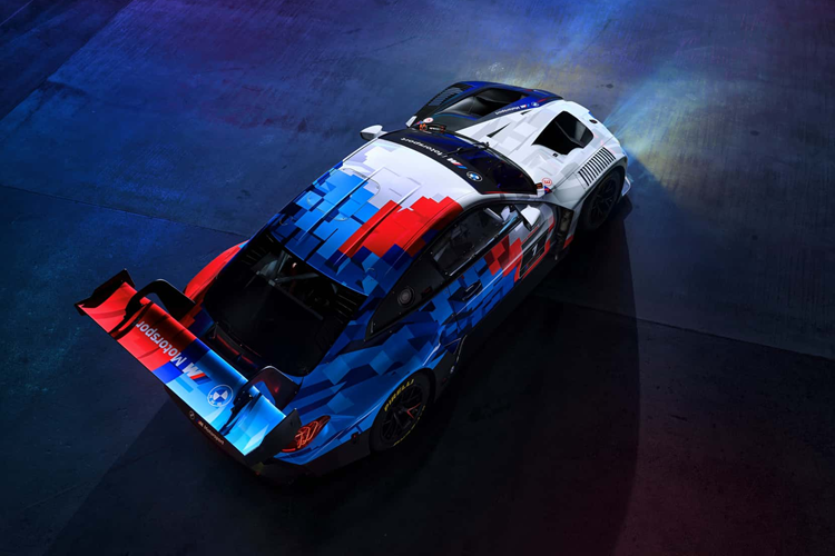 Mẫu xe vẫn được trang bị khối động cơ P58 với thiết lập sáu xi-lanh thẳng hàng 3.0 lít tăng áp kép, công suất lên tới 590 mã lực kết hợp với hộp số tuần tự Xtrac sáu cấp. Đây chính là sự phát triển triển của hệ truyền động được sử dụng trong M8 GTE.