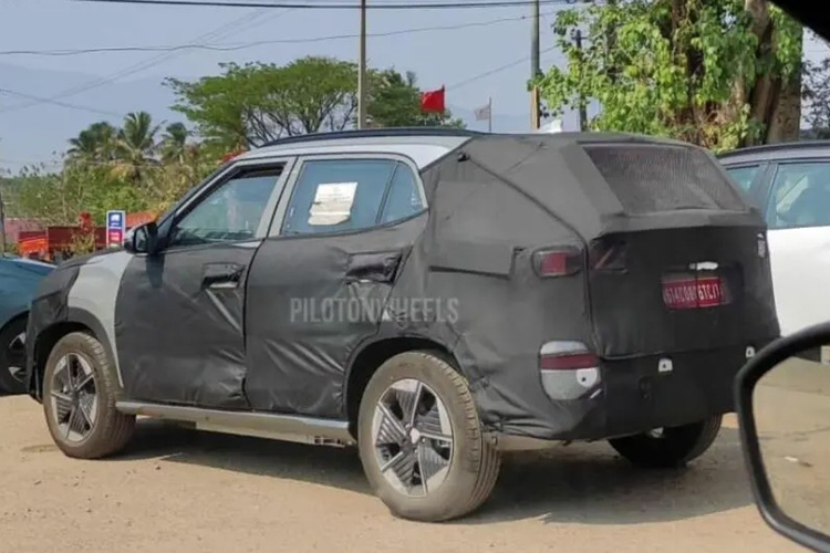 Nhiều đồn đoán cho rằng, Creta EV sẽ có hai tùy chọn động cơ là: động cơ điện đơn và động cơ điện kép. Xe sẽ có phạm vi hoạt động khoảng 450 km. Với hệ thống phanh tái tạo tiên tiến, người dùng có thể mong đợi phạm vi hoạt động thực tế khoảng 350 km. Hyundai sẽ đảm bảo rằng Creta EV mang lại hiệu suất tổng thể tốt hơn so với Creta ICE.