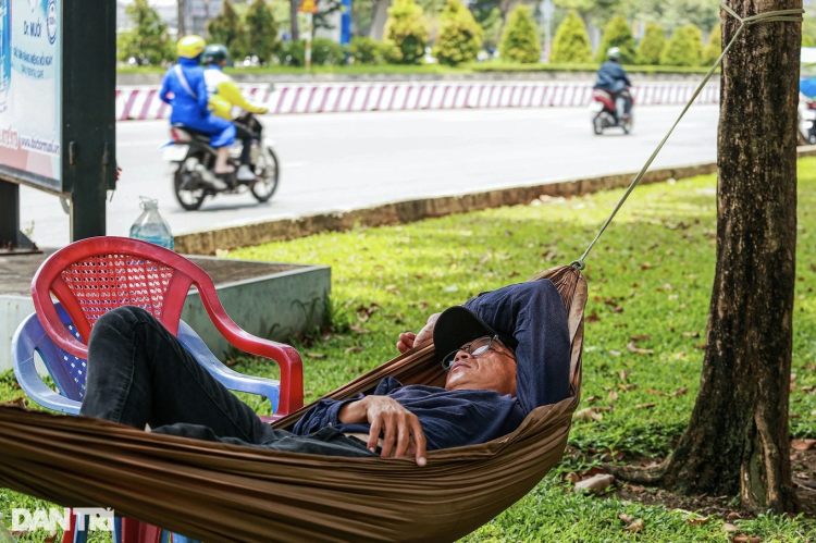 Người tự nhận “hô mưa, gọi gió” hủy chuyến bay vào TPHCM Nguoi tu nhan “ho mua, goi gio” huy chuyen bay vao TPHCM