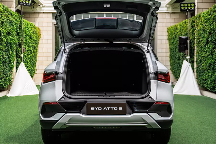 Cảnh báo va chạm khi mở cửa, cảnh báo lệch làn đường, cảnh báo/tự động phanh nếu có phương tiện cắt ngang khi lùi và hỗ trợ giữ làn đường. Trong năm nay, hãng ô tô điện lớn thứ hai thế giới là BYD cũng sẽ ra mắt thị trường Việt Nam, dự kiến vào tháng 5 tới.