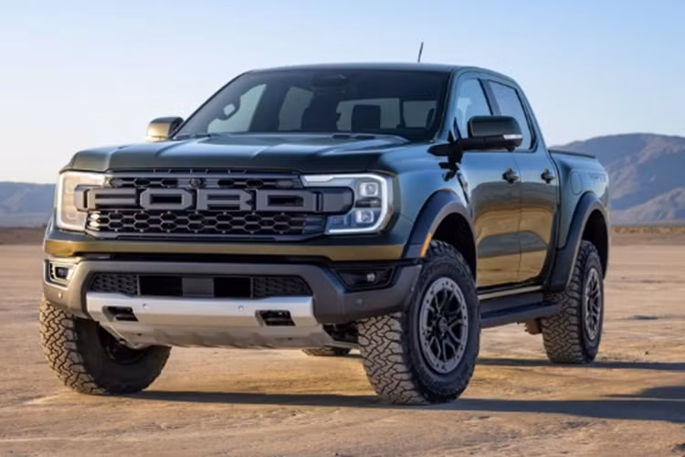  Ford Ranger Raptor Ford Ranger Raptor lội nước rất tốt - đây là chiếc bán tải thiên về hiệu suất cao, chuyên sâu vào khả năng đi địa hình, lội nước, hiểm trở. Với khoảng sáng gầm 283 mm và khả năng lội nước lên đến 850 mm.