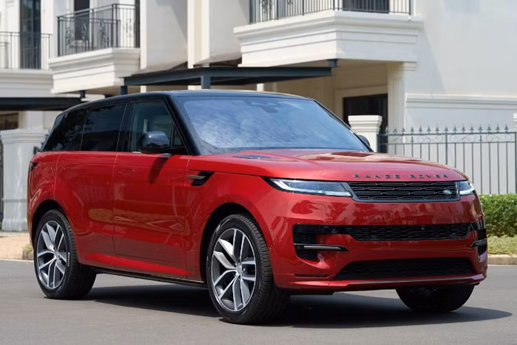 Land Rover Range Rover Một trong những mẫu ôtô lội nước tốt nhất Việt Nam đó là Land Rover Range Rover. Đây là mẫu xe thuộc phân khúc SUV hạng sang được người tiêu dùng đánh giá cao.