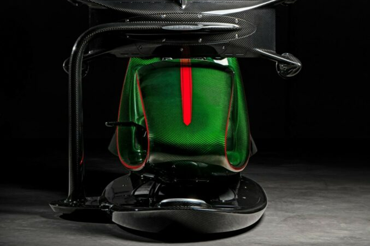 Mục đích chính của việc chế tạo ra chiếc ghế đua này chính là để giúp chủ sở hữu làm quen với chiếc xe của họ, cải thiện kỹ năng lái xe và có sự chuẩn bị tốt nhất trước khi cầm lái chiếc xe thực tế trên nhiều đường đua khác nhau.