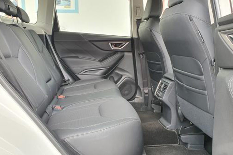 Tuy nhiên, so với nhiều đối thủ, Subaru Forester vẫn có bất lợi, đó là không được hưởng chương trình hỗ trợ 50% lệ phí trước bạ của Chính phủ dành cho xe sản xuất, lắp ráp trong nước trong thời gian từ ngày 1/9 đến hết ngày 30/11/2024. Nguyên nhân là bởi Subaru Forester được nhập khẩu nguyên chiếc từ Thái Lan.