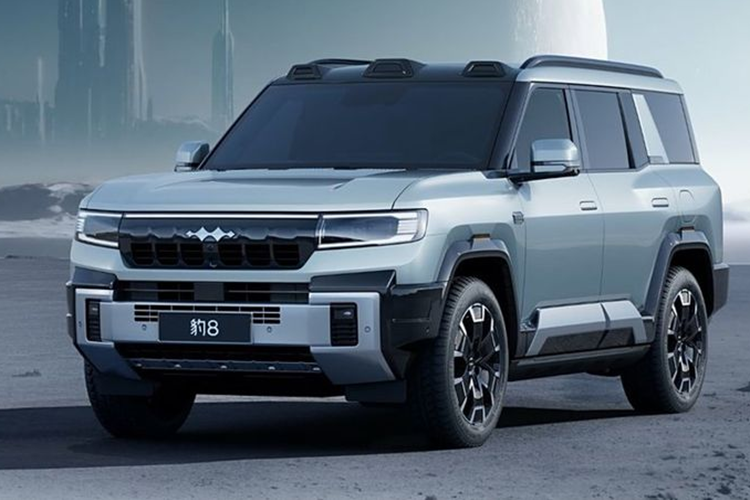 Huawei đã công bố hệ thống Qiankun ADS 3.0 vào tháng 4 năm nay. Phiên bản mới này là bản nâng cấp toàn diện từ Huawei ADS 2.0, cải tiến về khả năng lái xe thông minh không cần bản đồ, tránh va chạm và đỗ xe trong mọi tình huống.