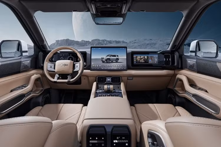 Hai công ty BYD &amp; Huawei đặt mục tiêu phát triển giải pháp lái xe thông minh off-road độc quyền đầu tiên trên thế giới. Để làm được điều này, hệ thống Qiankun ADS 3.0 tích hợp trên Leopard 8 sẽ được tinh chỉnh lại, để phù hợp với một mẫu xe chuyên dành cho việc off-road.