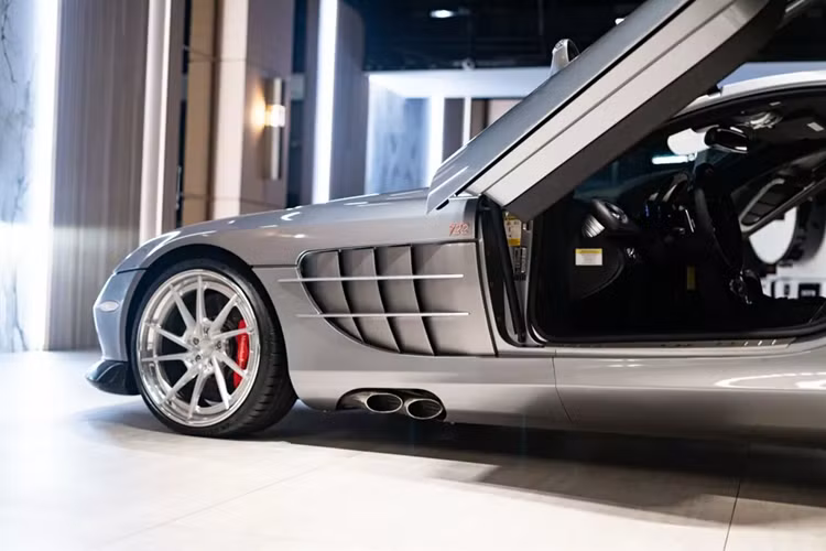 Mẫu xe này từng được giới thiệu để kỷ niệm số xuất phát ‘722’ của Stirling Moss và Denis Jenkinson tại Mille Miglia 1955 và phiên bản này cung cấp nhiều sức mạnh hơn chiếc xe tiêu chuẩn, đồng thời trông cũng hơi khác một chút.