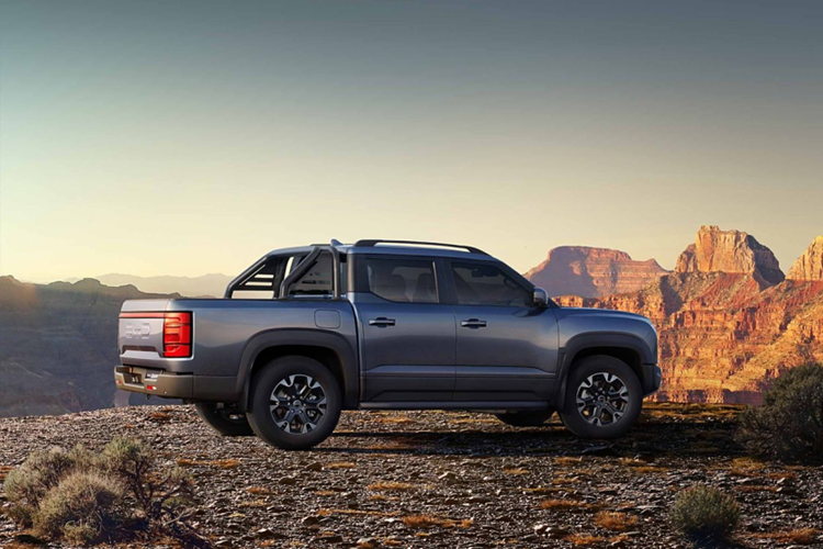 Cụ thể, những bức ảnh chính thức về mẫu xe bán tải BYD Shark đã được công bố, hình ảnh này được trang web chính thức của BYD Mexico đăng tải. Đồng thời, theo thông tin trước đó, xe sẽ ra mắt tại Mexico vào ngày 14/5 tới và tập trung vào thị trường nước ngoài.