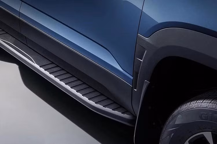 Theo các báo cáo trước đây, nền tảng này tương thích với các động cơ có dung tích phân khối khác nhau là 1,5T và 2,0T, đồng thời hỗ trợ các chức năng như phóng điện bên ngoài 6 kW, bổ sung năng lượng tại chỗ 20 kW và V2V (xe với xe) cứu hộ bổ sung điện.