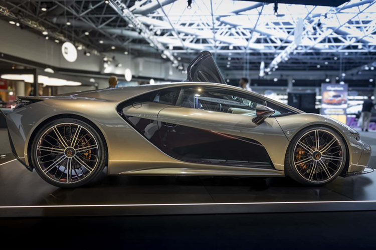 Về nội thất, Bertone đem tới cho khách hàng khả năng cá nhân hóa không giới hạn để tạo ra một khoang nội thất theo ý muốn của khách hàng.