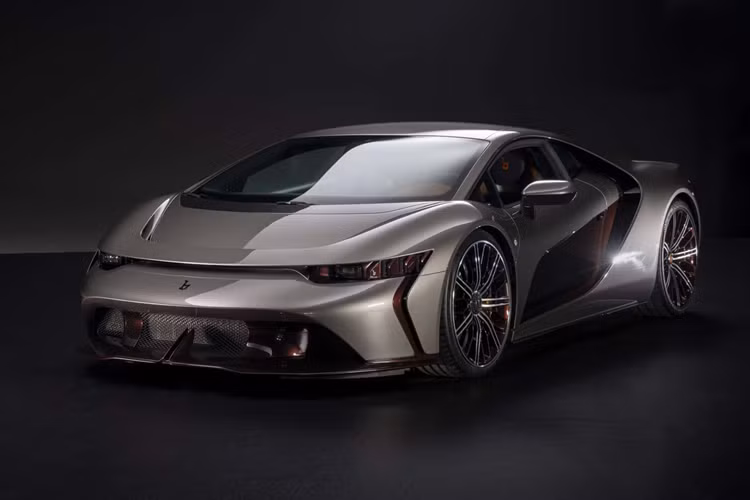 Bertone không đề cập đến mẫu xe nền tảng của chiếc GB110, tuy nhiên rất có thể mẫu xe này được phát triển dựa trên Lamborghini Huracan. Thoạt nhìn về ngoại thất, hai mẫu xe này có nhiều điểm tương đồng với nhau.