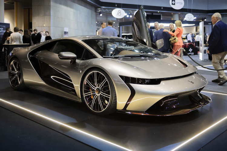 Bertone GB110 lo dien voi dong co V10, manh toi 1124 ma luc