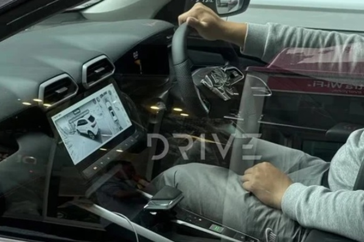 Dù hình ảnh nội thất của MG ZS chưa được hé lộ nhưng có thể thể dự đoán, xe sẽ sở hữu nhiều trang bị tiêu chuẩn hơn so với các đối thủ cùng phân khúc.