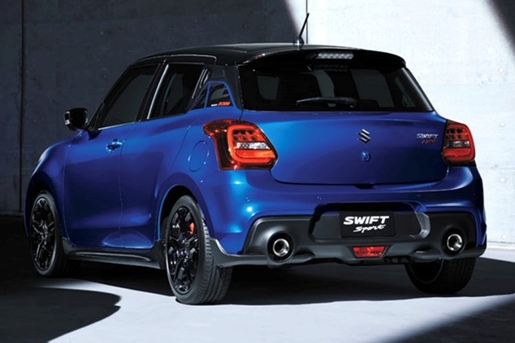 Hệ thống phanh đĩa 4 bánh cũng được nâng cấp từ mẫu thông thường. Mức giá xe Suzuki Swift Sport ZC33S Final Edition tại Nhật Bản khởi điểm là 2.329.800 yên (tương đương khoảng 385 triệu đồng).