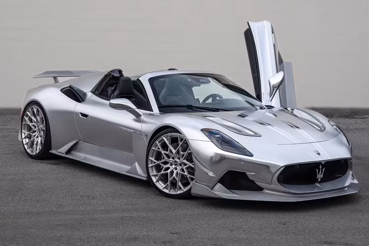 Với gói nâng cấp Stage 2, mẫu xe này nhận thêm 29 mã lực, giúp MC20 Cielo có sức mạnh lên gần 660 mã lực. Đi kèm vẫn là hộp số 8 cấp ly hợp kép và hệ dẫn động cầu sau. 7Design không công bố mức giá của gói nâng cấp này.