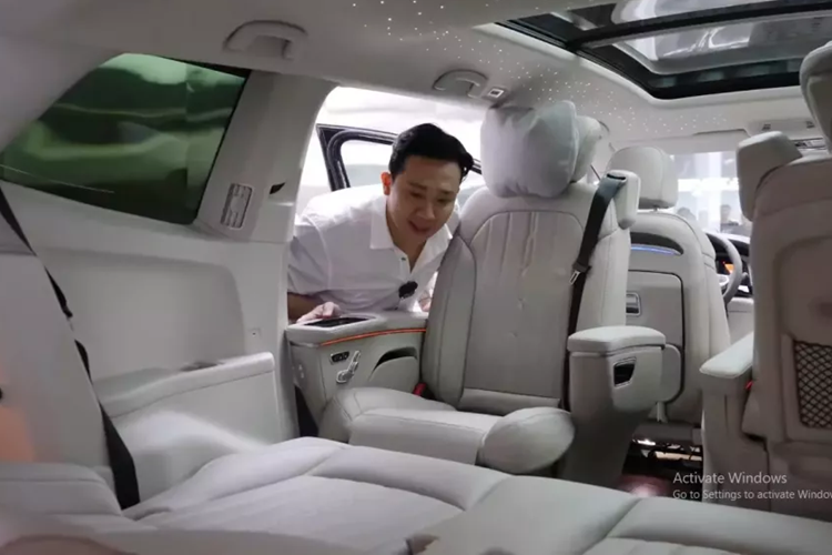 Trước đó, MPV cỡ lớn Volkswagen Viloran 2024 mới đã ra mắt thị trường Việt Nam vào dịp cuối năm ngoái, xe sẽ có 2 phiên bản đó là Premium được chốt giá bán 1.989.000.000 đồng.