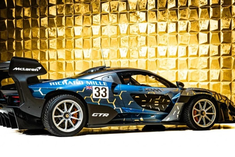 Nếu như McLaren Senna tiêu chuẩn có thể tạo ra tối đa 800 kg lực ép thì con số với Senna GTR lên tới 1.000 kg. Lực ép tương đương bản đường phố vẫn có trên Senna GTR khi xe vận hành ở tốc độ thấp hơn 15%, bởi các kỹ sư của McLaren đã nâng cấp hệ thống cánh gió sau cho xe.