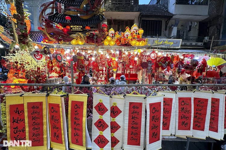 Các loại câu đối được viết đại trà. 