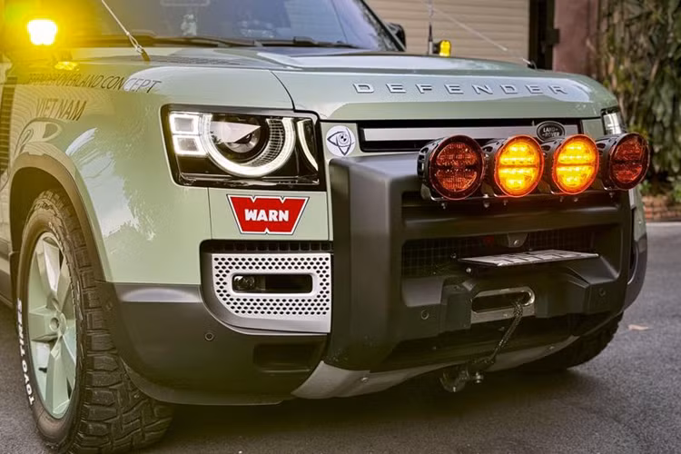 Đăng tải trên trang cá nhân, Ngô Kỳ Phong cho biết anh đã hoàn thành quá trình nâng cấp chiếc Defender 75th Limited Edition để chuẩn bị cho chuyến hành trình vòng quanh thế giới trong năm 2024 và 2025. Theo chia sẻ, chuyến hành trình kéo dài gần 80.000 km từ Sài Gòn tới châu Âu và cả châu Phi.