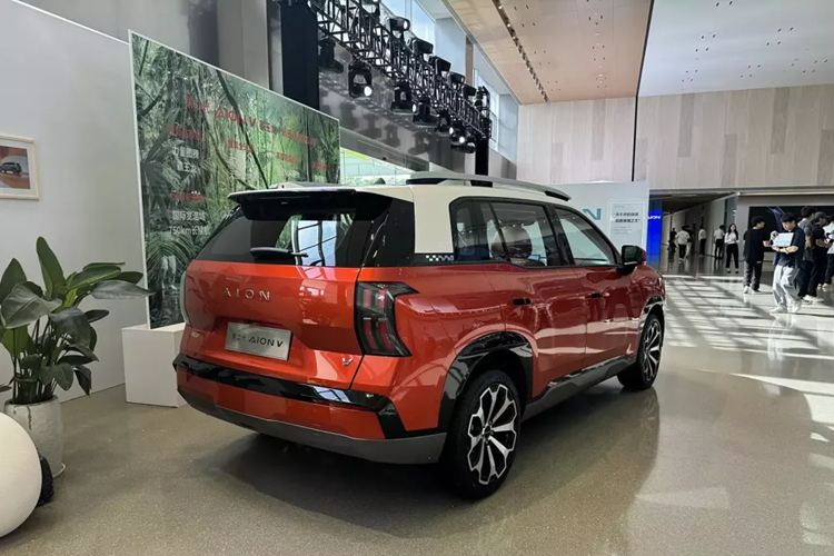 Theo tiết lộ chính thức, xe có phạm vi lái xe lên tới 750 km và được trang bị hệ thống kiểm soát nhiệt độ thông minh ITS2.0 thế hệ thứ hai do chính hãng tự phát triển, có thể sạc 370 km trong 15 phút.