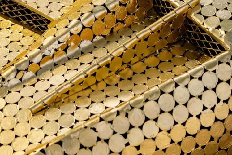 Được nhà sưu tập xe hơi Jorge Gomez ủy quyền, tác phẩm này mất 3 năm để hoàn thành, lâu hơn cả thời gian Pagani chế tạo một trong những siêu xe V12 được yêu thích của mình.