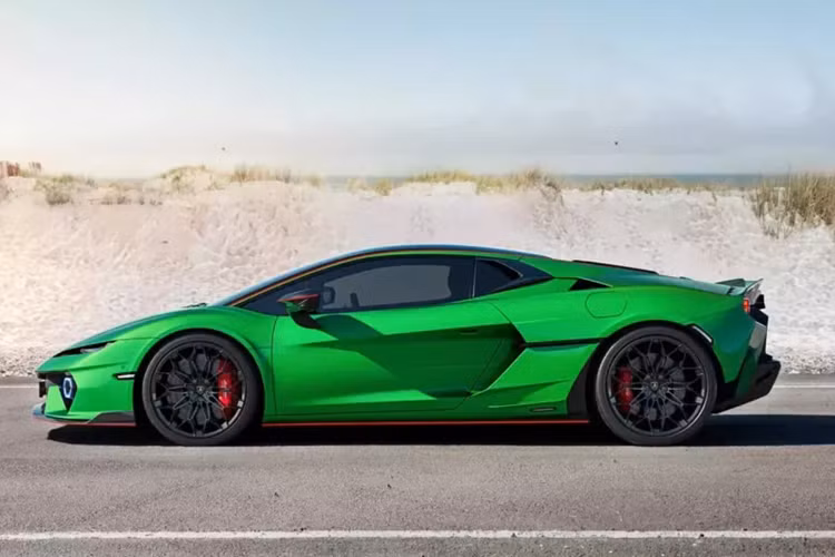 Thay vào đó, khung xe bằng nhôm của nó có nhiều điểm chung hơn với Huracan, nhưng đã được phát triển từ đầu để hỗ trợ chiếc xe mới và lực lớn hơn do hệ thống truyền động hybrid tạo ra. Theo giám đốc kỹ thuật của Lamborghini, Rouven Mohr, khung gầm mới có ít hơn 50% thành phần so với khung gầm của Huracan.