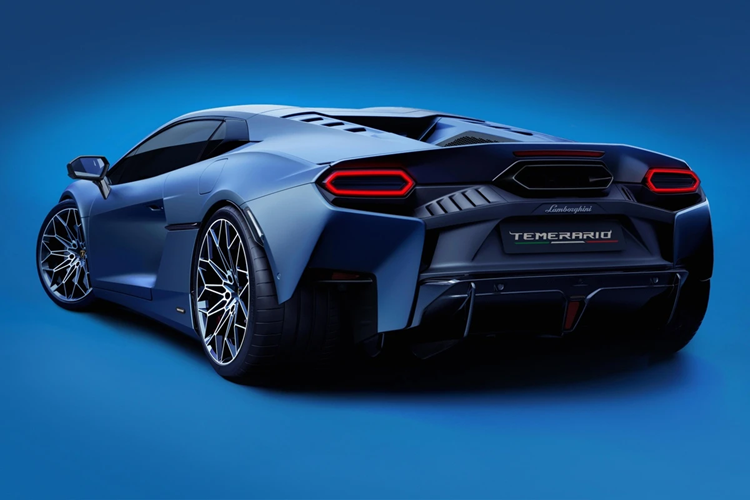 Giá xe Lamborghini Temerario tại Hoa Kỳ dự kiến sẽ bắt đầu ở mức 357.621 đô la (khoảng hơn 9 tỷ đồng), chưa bao gồm tính phí vận chuyển và giao hàng là 4.000 đô la, đắt hơn Huracan khoảng 24.000 đô la. Đợt giao hàng đầu tiên dự kiến sẽ bắt đầu vào năm sau.