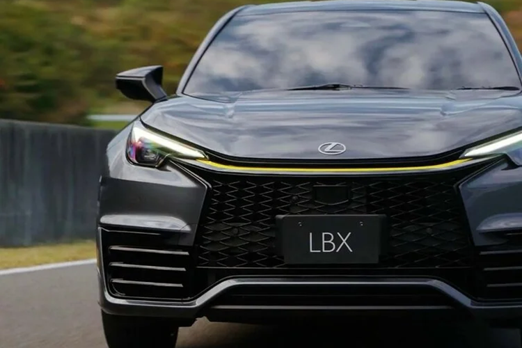 Khối động cơ trên mẫu xe SUV Lexus LBX Morizo RR Concept mới này cũng là động cơ được sử dụng trên GR Yaris 2024, kết hợp với hệ dẫn động AWD toàn thời gian và hộp số tự động 8 cấp.