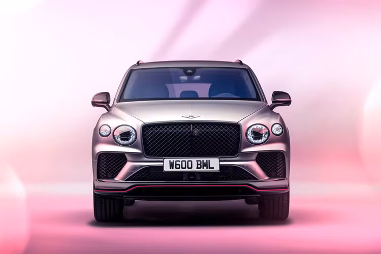 Tất cả những gói phối màu này đều được tạo ra bởi Nhóm thiết kế Mulliner, bộ phận chuyên đem tới những phiên bản đặc biệt cũng như những trang bị độc đáo trên những chiếc xe Bentley.