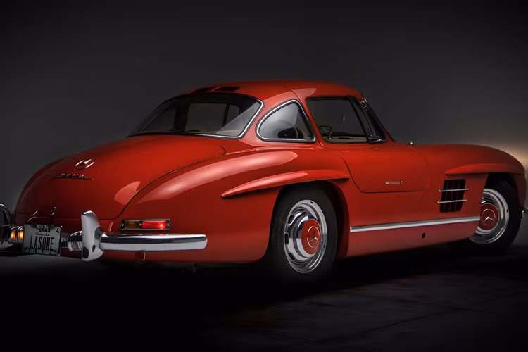 Từ đây đã giúp biến mẫu xe thành chiếc xe thương mại nhanh nhất thời bấy giờ và có thể nói là chiếc siêu xe đầu tiên trên thế giới. 