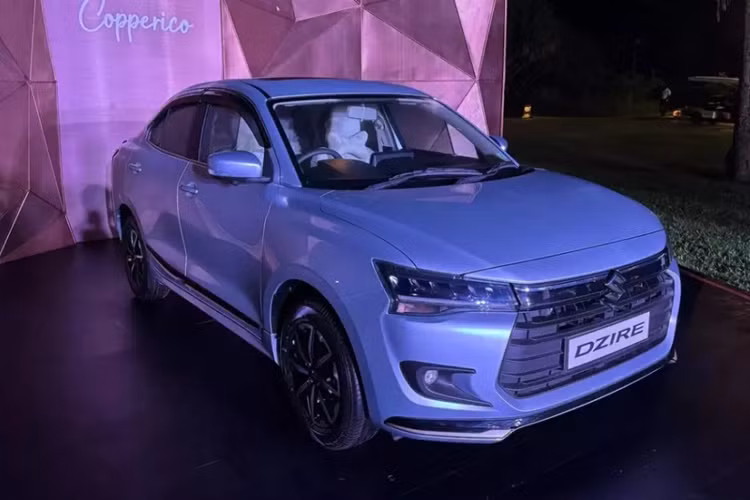 Ngày 5/11/2024 vừa qua, hãng Suzuki đã chính thức ra mắt mẫu sedan cỡ nhỏ Dzire tại thị trường Ấn Độ. Dzire chính là phiên bản sedan của dòng xe Suzuki Swift 2025 mới. Ở thế hệ thứ 4, mẫu sedan được sản xuất tại Ấn Độ này không thay đổi nhiều về mặt kích thước.