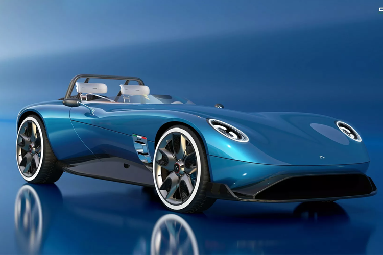 Thân xe có thiết kế uốn lượn kéo dài xuống hai bên và bao gồm một cặp gương chiếu hậu lấy cảm hứng từ phong cách cổ điển và ống xả thoát ra bên hông được đặt ngay sau bánh trước. Sau đó, Camal đã tạo ra một nắp cốp xe riêng chứa bánh xe dự phòng và thêm đuôi xe cong đẹp mắt với đèn hậu LED mỏng.